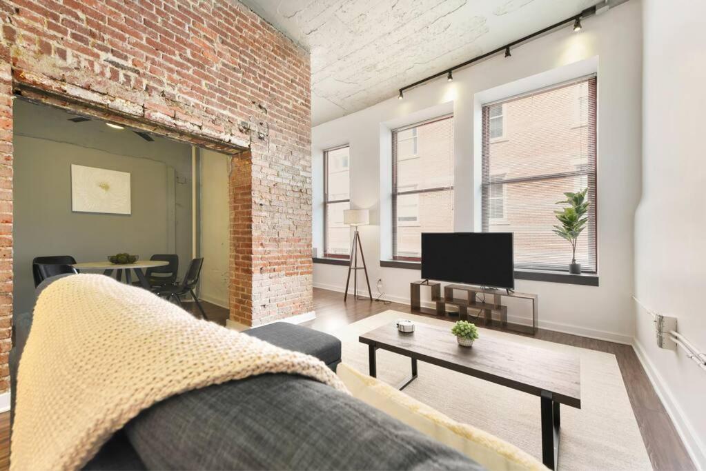 Charming Downtown Escape With Easy Access Appartement Pittsburgh Buitenkant foto